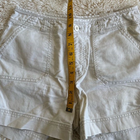 Maurices Cream Cargo Shorts with Belt Loops and Textured Fabric - Picture 4 of 6
